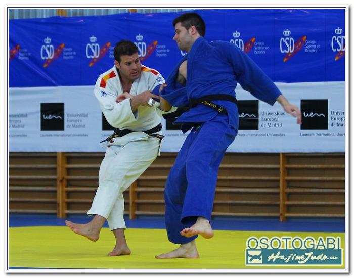 CEU2011 900098